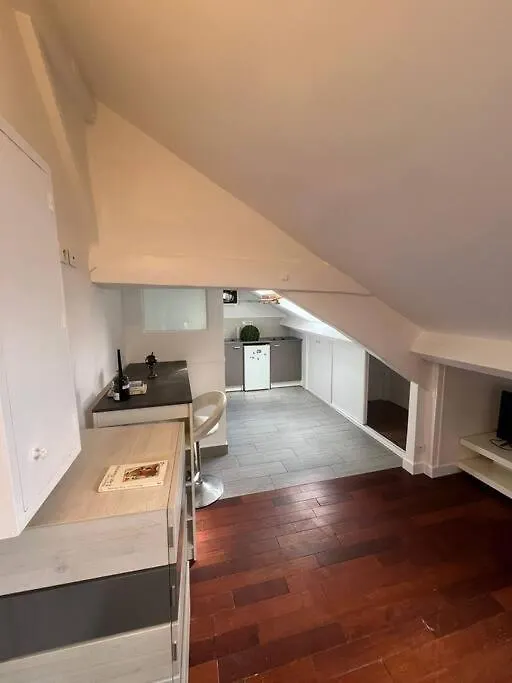 Au Coeur De Montmartre Apartment *